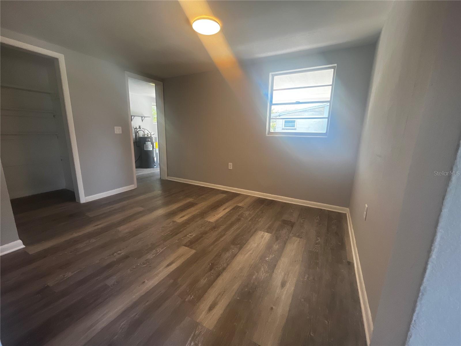 BEVERLY HILLS UNIT 03 - Residential Lease