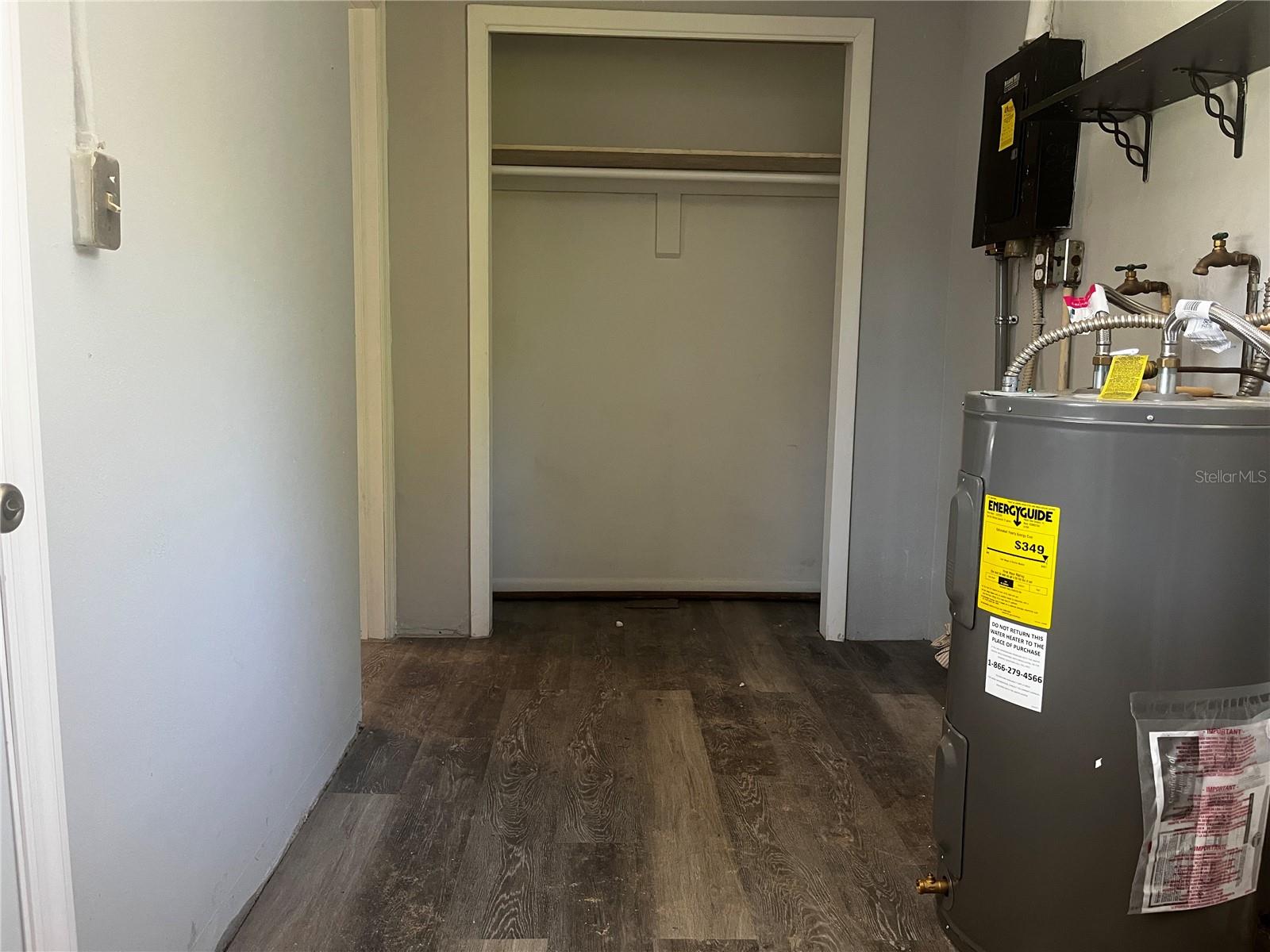 BEVERLY HILLS UNIT 03 - Residential Lease