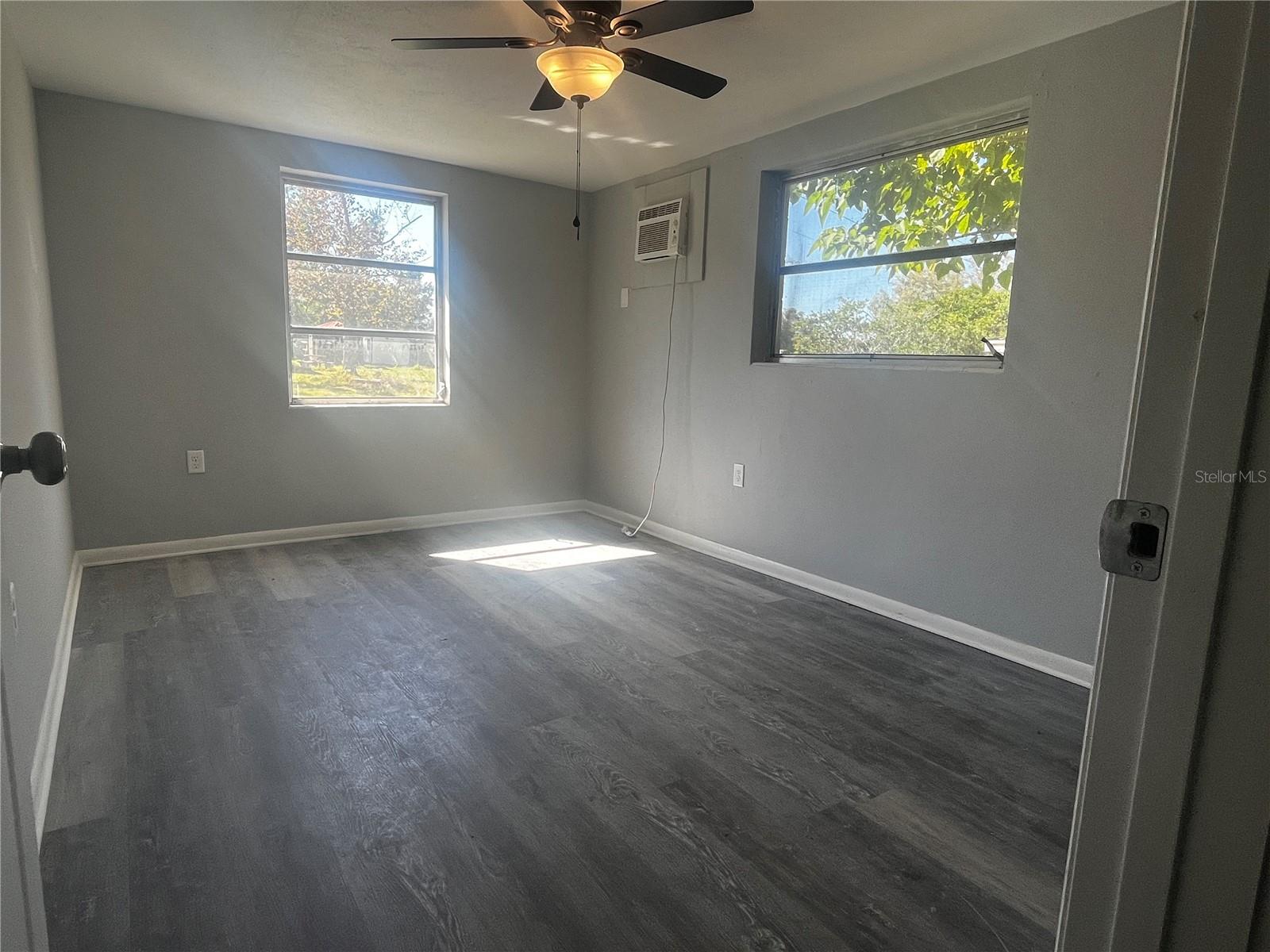 BEVERLY HILLS UNIT 03 - Residential Lease