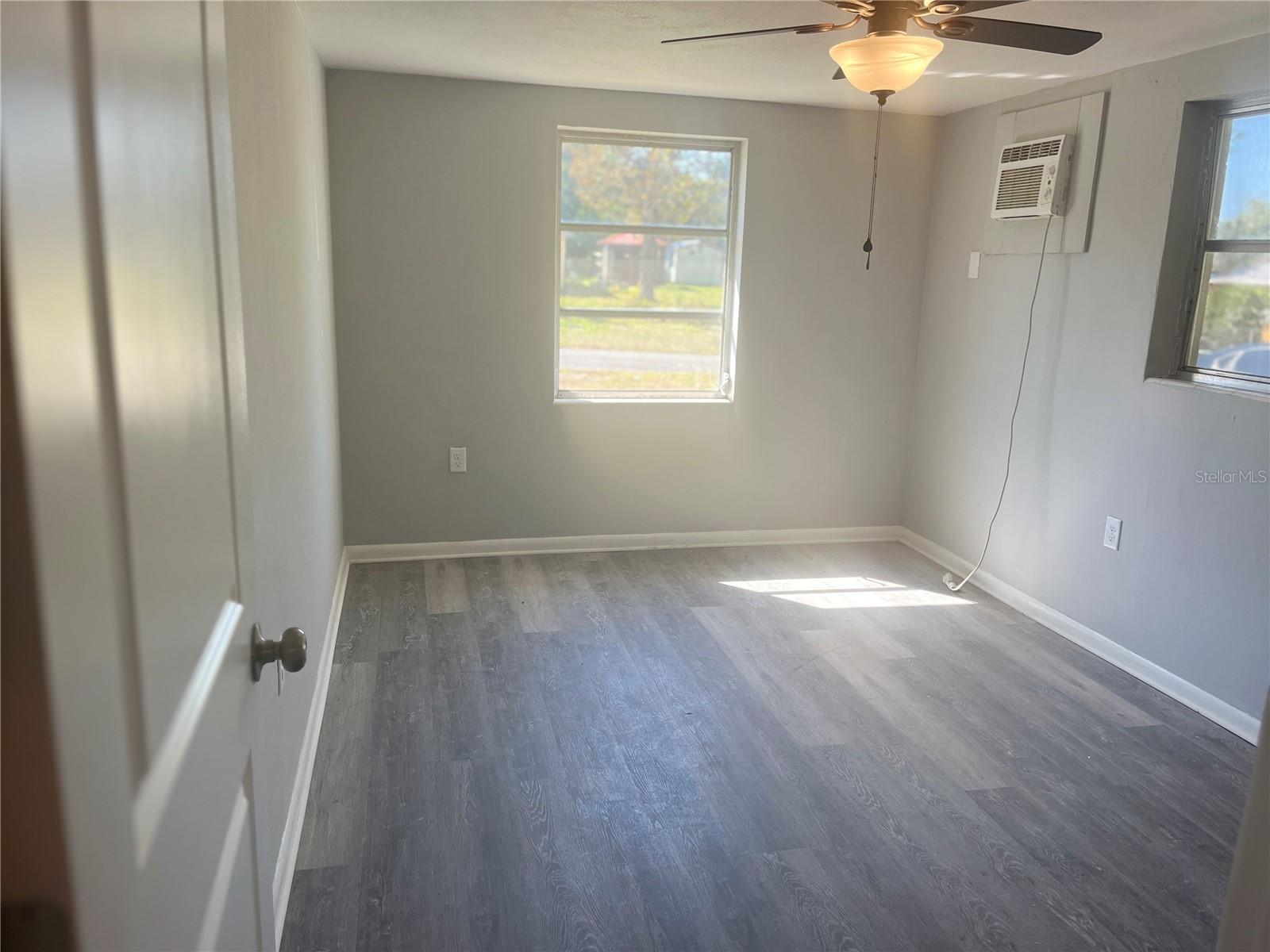 BEVERLY HILLS UNIT 03 - Residential Lease