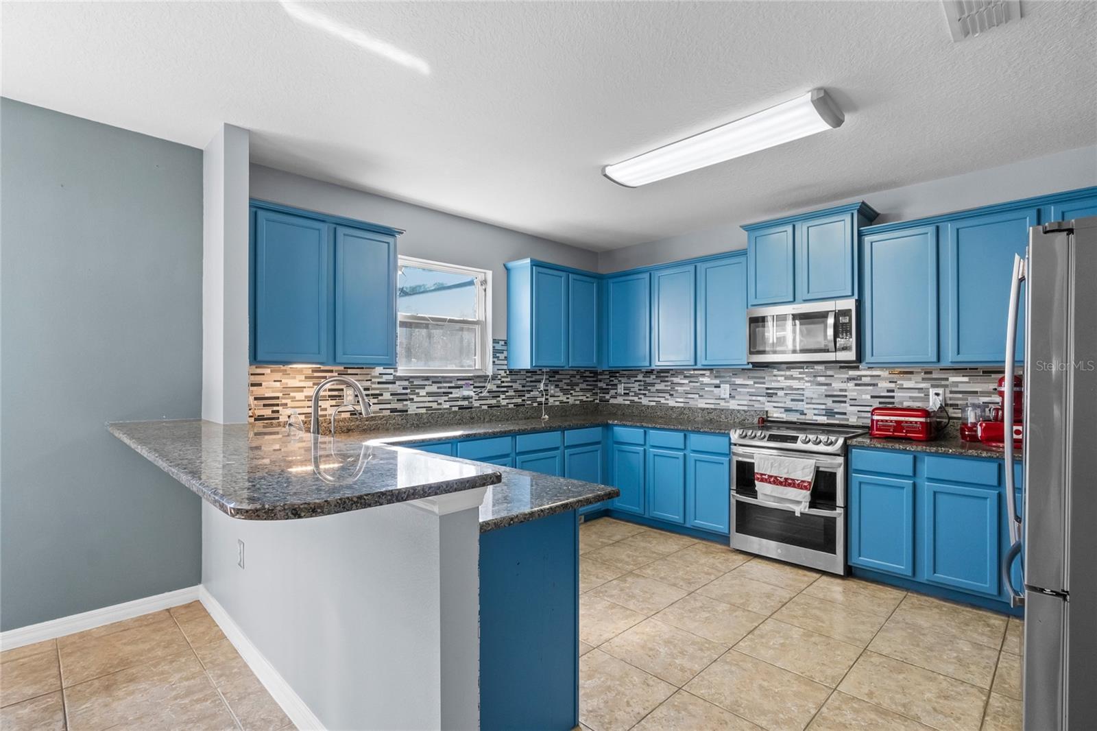 1911 BETSY ROSS LANE
