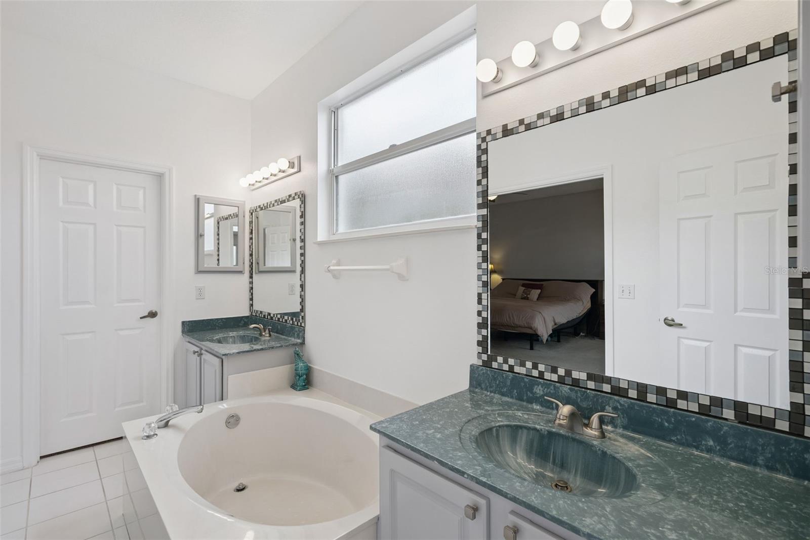 VILLAGES AT KINGSBRIDGE WEST TR C-1 - Residential