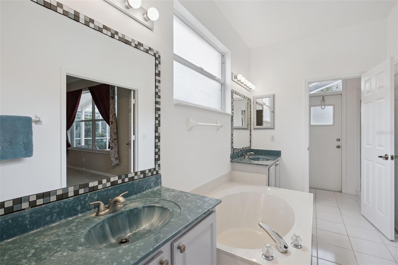 VILLAGES AT KINGSBRIDGE WEST TR C-1 - Residential