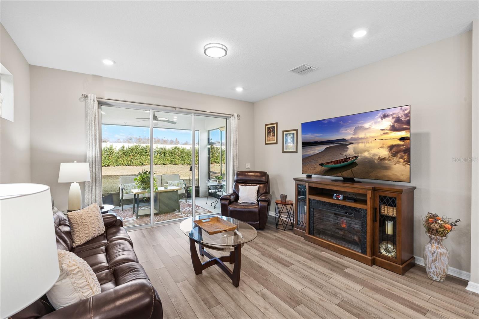 DEL WEBB BEXLEY - Residential Lease