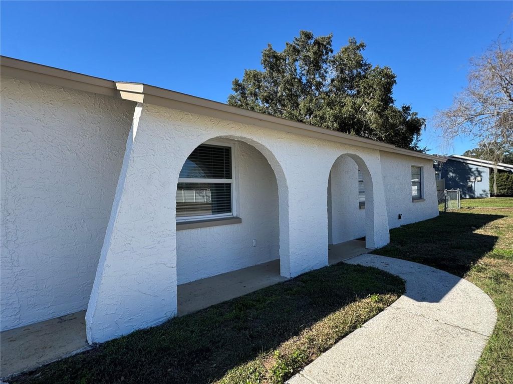 Photo of 2527 Ridgetop Way, Valrico, FL 33594 (MLS # TB8465839)