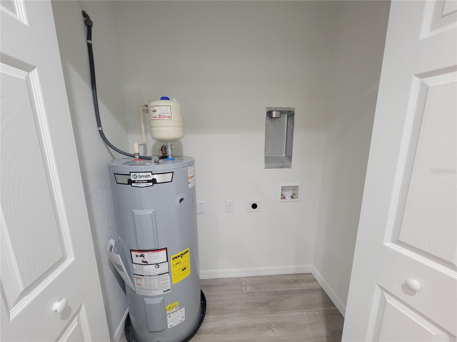 LEIGHTON ESTATE - Residential Lease