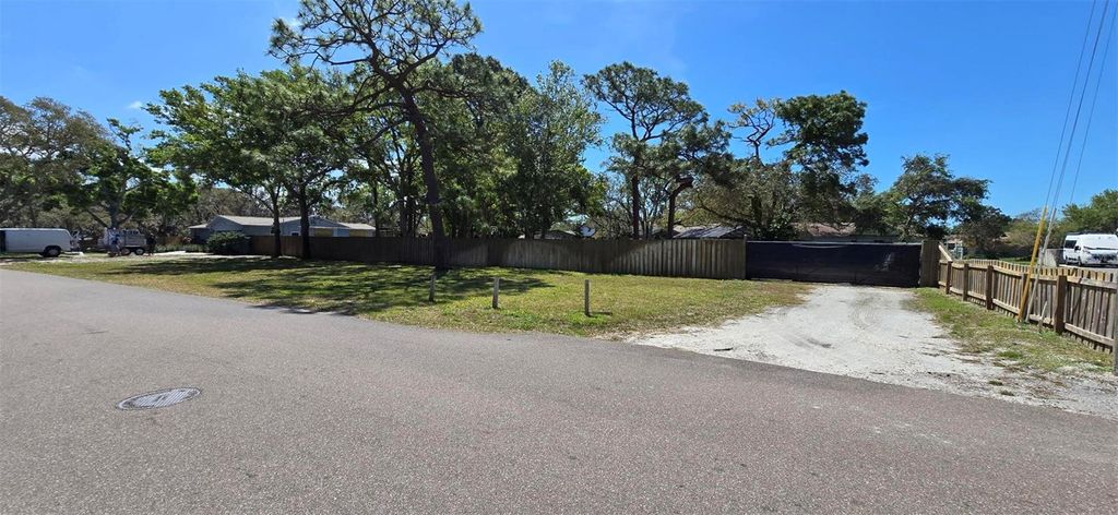 Photo of 13296 98th Avenue N, Seminole, FL 33776 (MLS # TB8371320)