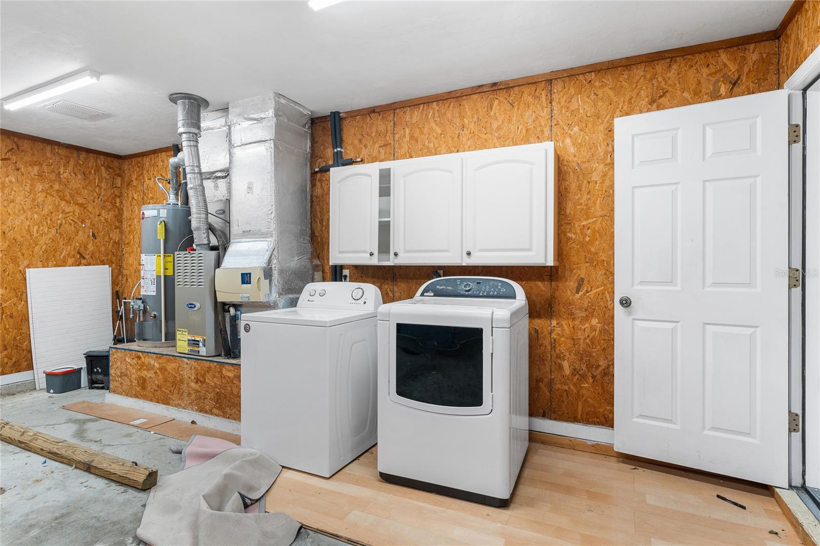 EAGLE POINT CLUSTER PH 1 - Residential Lease