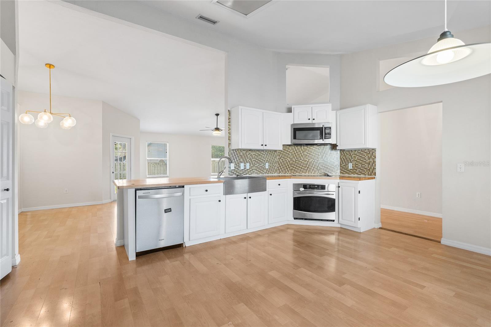 EAGLE POINT CLUSTER PH 1 - Residential Lease