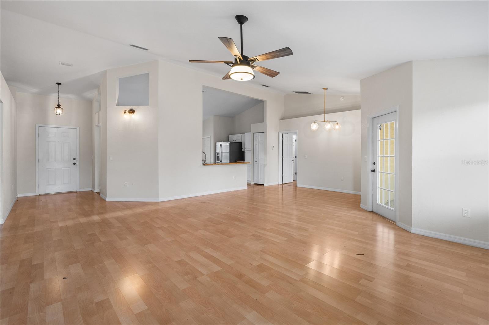 EAGLE POINT CLUSTER PH 1 - Residential Lease