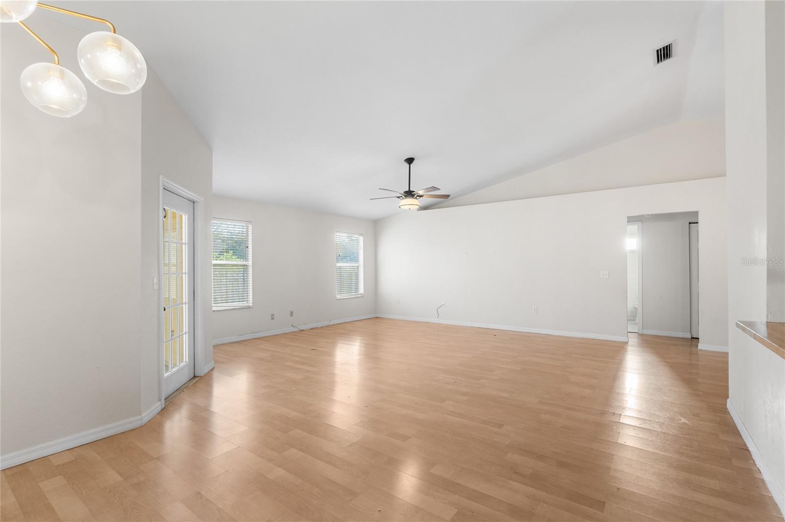 EAGLE POINT CLUSTER PH 1 - Residential Lease