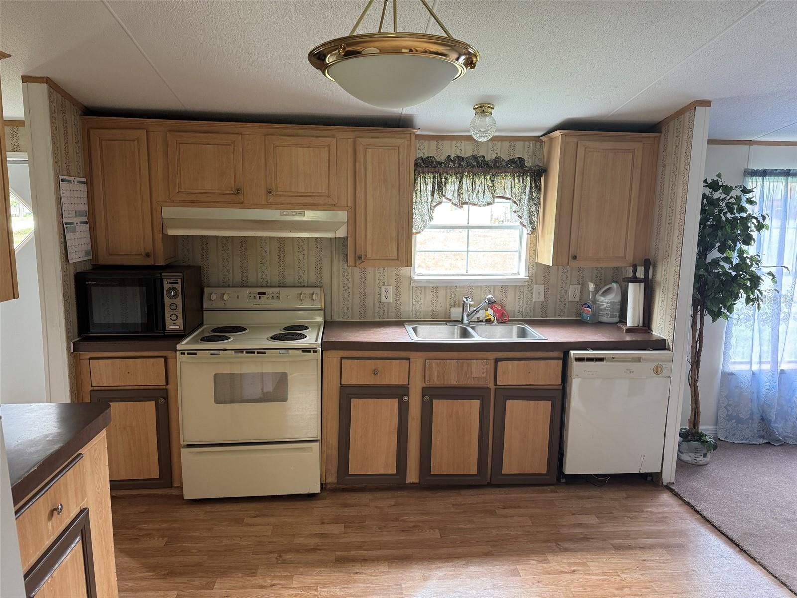 LAK A WANA LAKE GARDENS - Residential