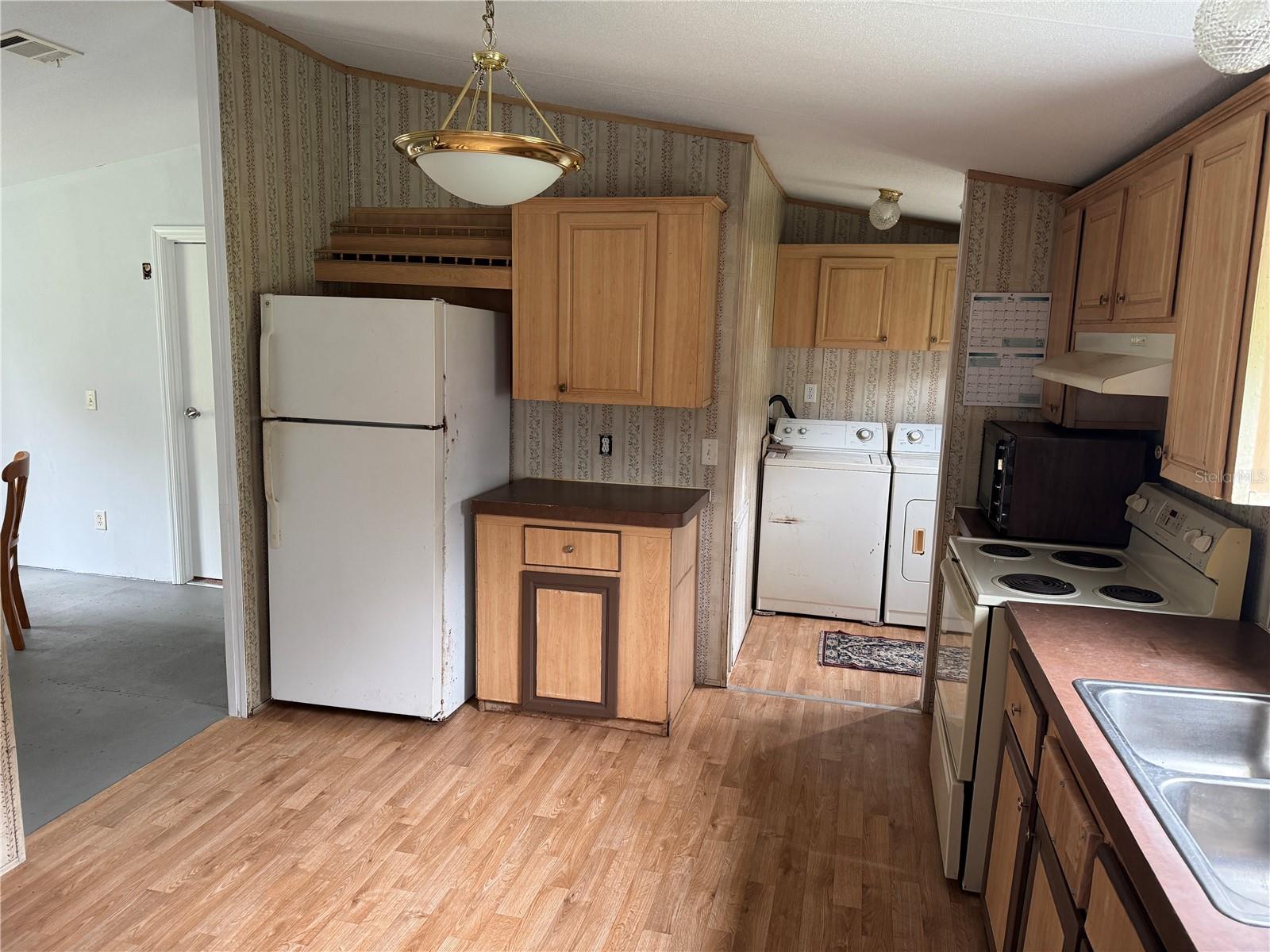 LAK A WANA LAKE GARDENS - Residential