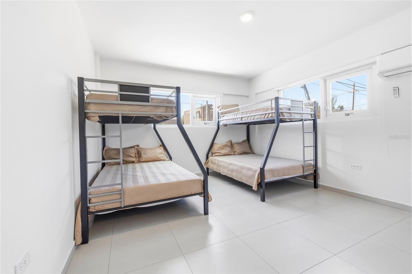 AVENIDA SUSONI, HATILLO, PR - Residential