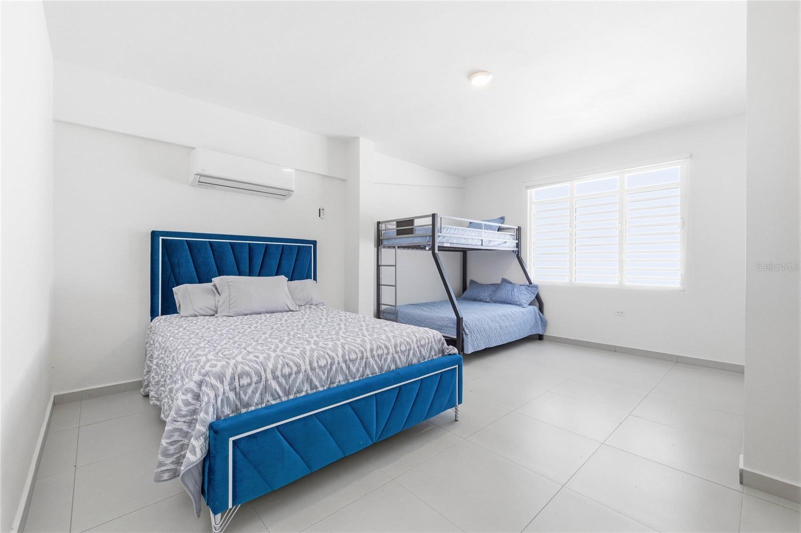 AVENIDA SUSONI, HATILLO, PR - Residential