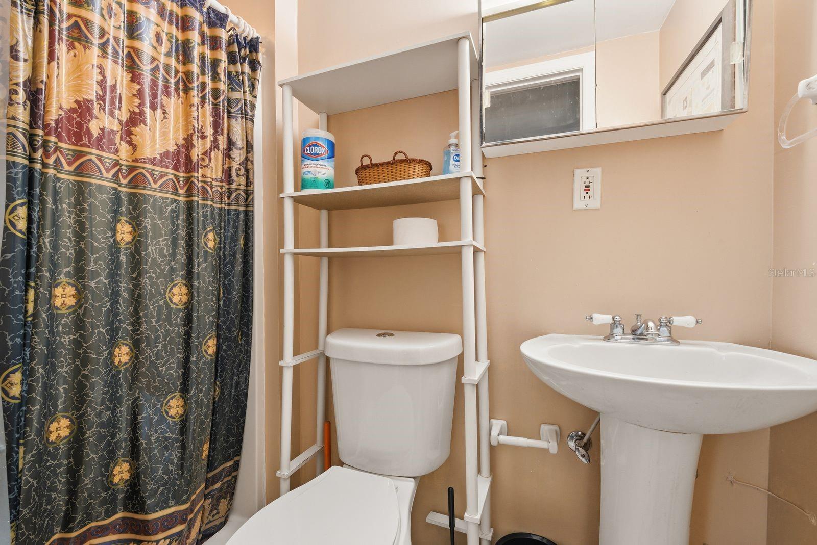 CREST RIDGE GARDENS - Residential