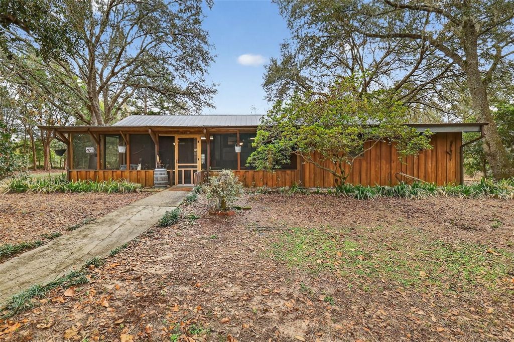 Photo of 40635 Thomas Boat Landing Road, Umatilla, FL 32784 (MLS # G5108453)