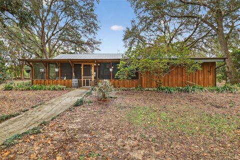 Photo of 40635 Thomas Boat Landing Road, Umatilla, FL 32784 (MLS # G5108453)