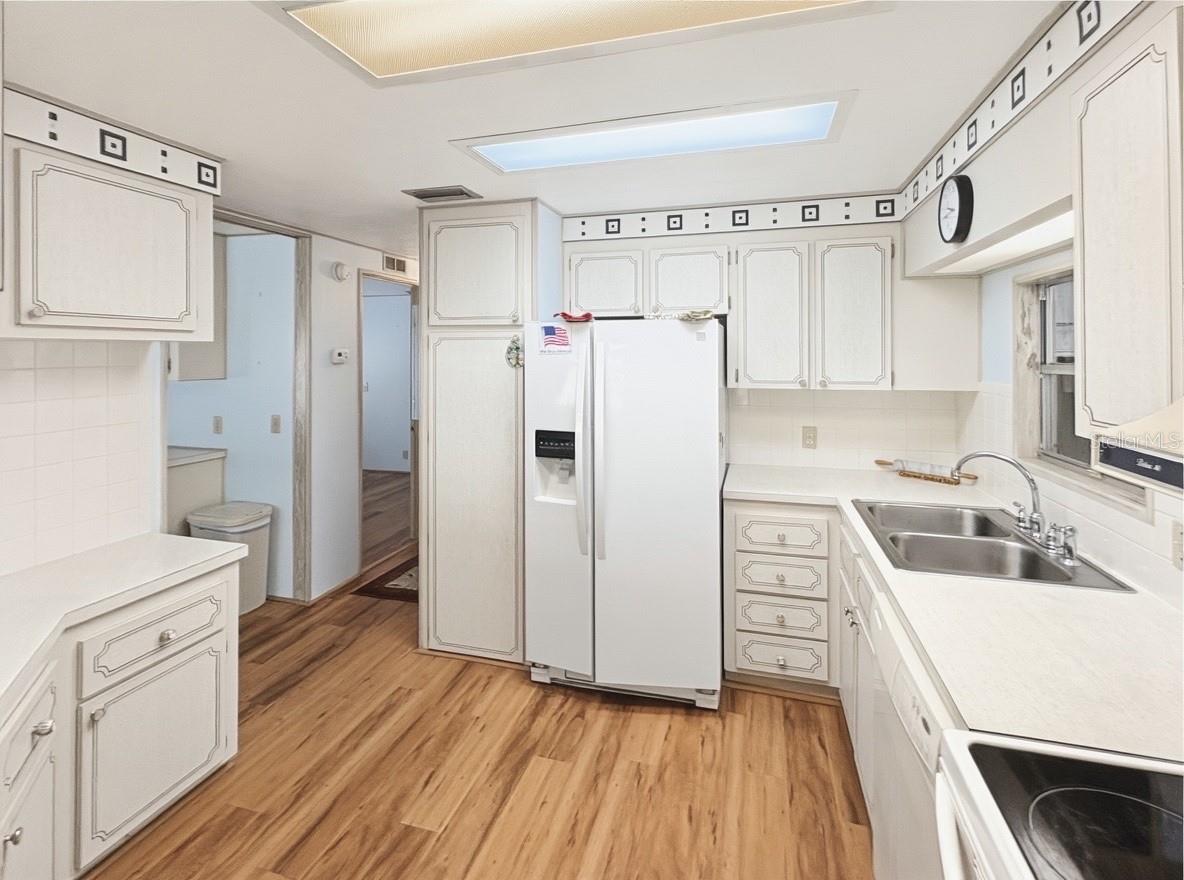 CONTINENTAL CAMPER RESS INC - Residential