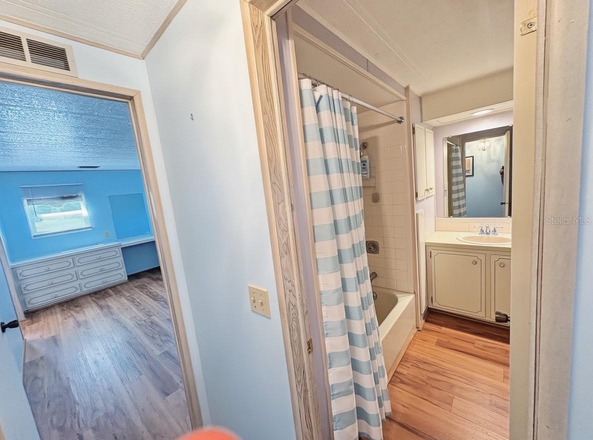 CONTINENTAL CAMPER RESS INC - Residential