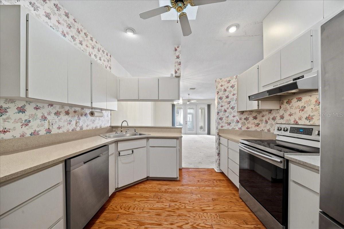 ROYAL OAKS FIRST ADD - Residential