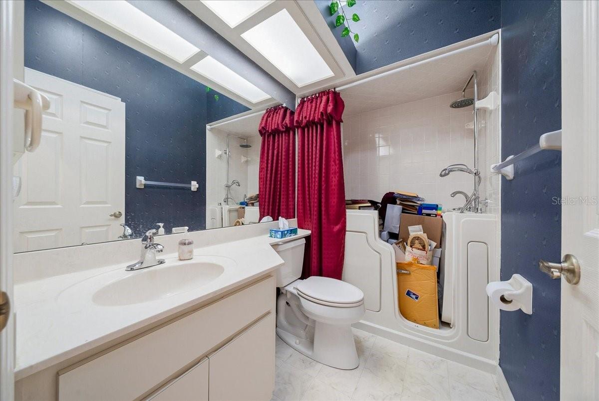 ROYAL OAKS FIRST ADD - Residential