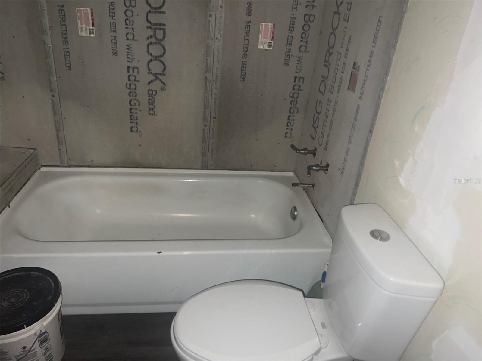 EAST LAKE HARRIS ESTATES - Residential