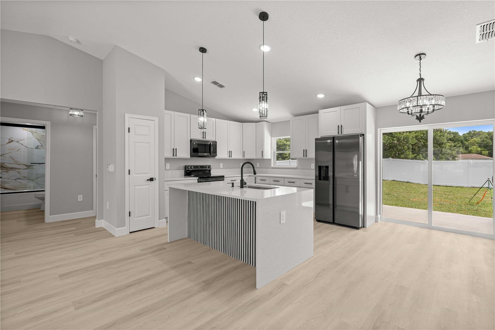 SILVER SPRINGS SHORES UN 24 - Residential