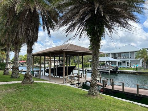 722 SE SE 1ST. CT. CRYSTAL RIVER FL 34429