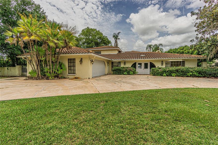 A 2 STORY 5 BEDROOM 3 BATHROOM 4000 SQFT HOME THAT HAS GLASS SLIDERS ACROSS THE WHOLE BACK OF THE HOUSE, WITH WIDE OPEN WATERFRONT VIEWS WITH A BOATHOUSE DOCK THAT HAS AN APARTMENT THE SIZE OF A STUDIO. THE SUNSETS ARE INCREDIBLE. HAS A CIRCULAR DRIVEWAY AND A STAIRCASE WITH A BALCONY OFF THE MASTER SUITE OVERLOOKING THE LAKE. BE ON VACATION EVERYDAY. THIS PROPERTY HAS AN OPEN FLOOR PLAN AND IS GREAT FOR PARTIES AND FAMILIES. THE PROPERTY HAS A STAINLESS STEEL FRIDGE, OVEN, RANGE, DISHWASHER,STOVE AND WASHER AND DRYER
MY FAVORITE PARTS OF THE HOUSE ARE THE BOATHOUSE (THESE CAN NO LONGER BE BUILD GRANDFATHERED IN), AND THE VIEW OF THE LAKE. THE HOUSE IS SITUATED IN THE PERFECT SPOT TO APPRECIATE THE VASTNESS OF LAKE KEYSTONE (434 ACRES) 
-LARGE SKI LAKE FRONT
-LAKE FRONT
-GUEST HOUSE 
DOCK 
BOAT DOCK
ODESSA 
LAKE KEYSTONE RENTAL
LAKE KEYSTONE SKI LAKE FRONT
BOAT HOUSE 
LARGE BOAT DOCK 
BOAT PORT
LAKE HOUSE ON WATER
EXECUTIVE HOME
 EXECUTIVE SKI LAKE HOME
EXECUTIVE MANSION
LAKE KEYSTONE MANSION 
WATER SKI