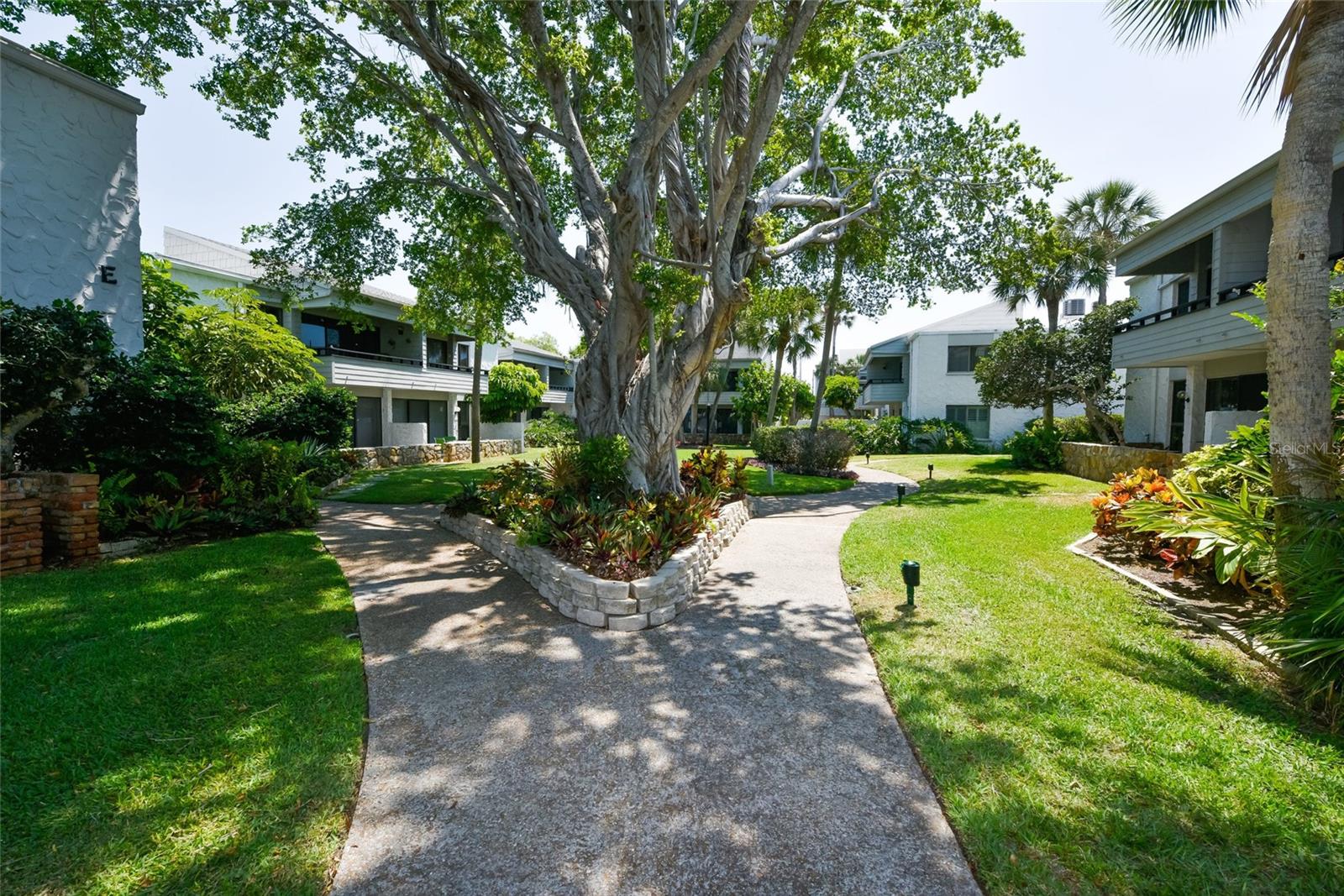 BAHIA VISTA GULF - Residential