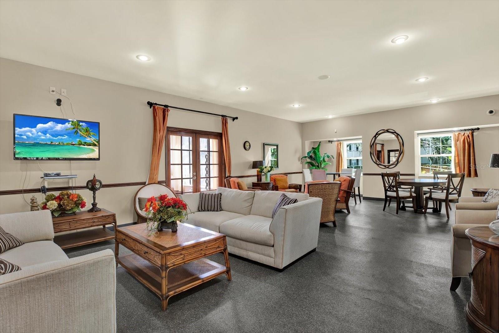 THE GRAND AT OLDE CARROLLWOOD - Residential