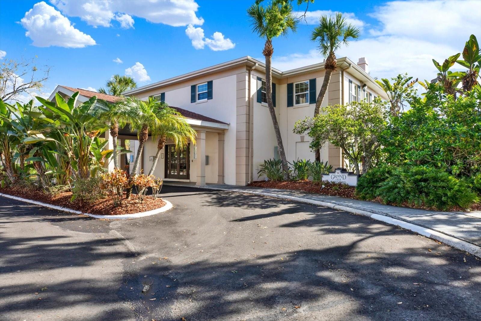 THE GRAND AT OLDE CARROLLWOOD - Residential