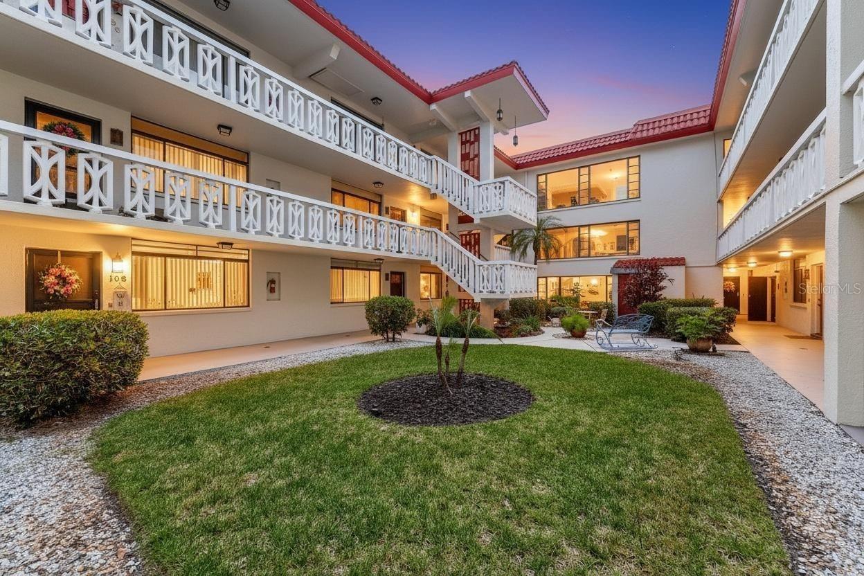 SEVILLE CONDO 8 - Residential