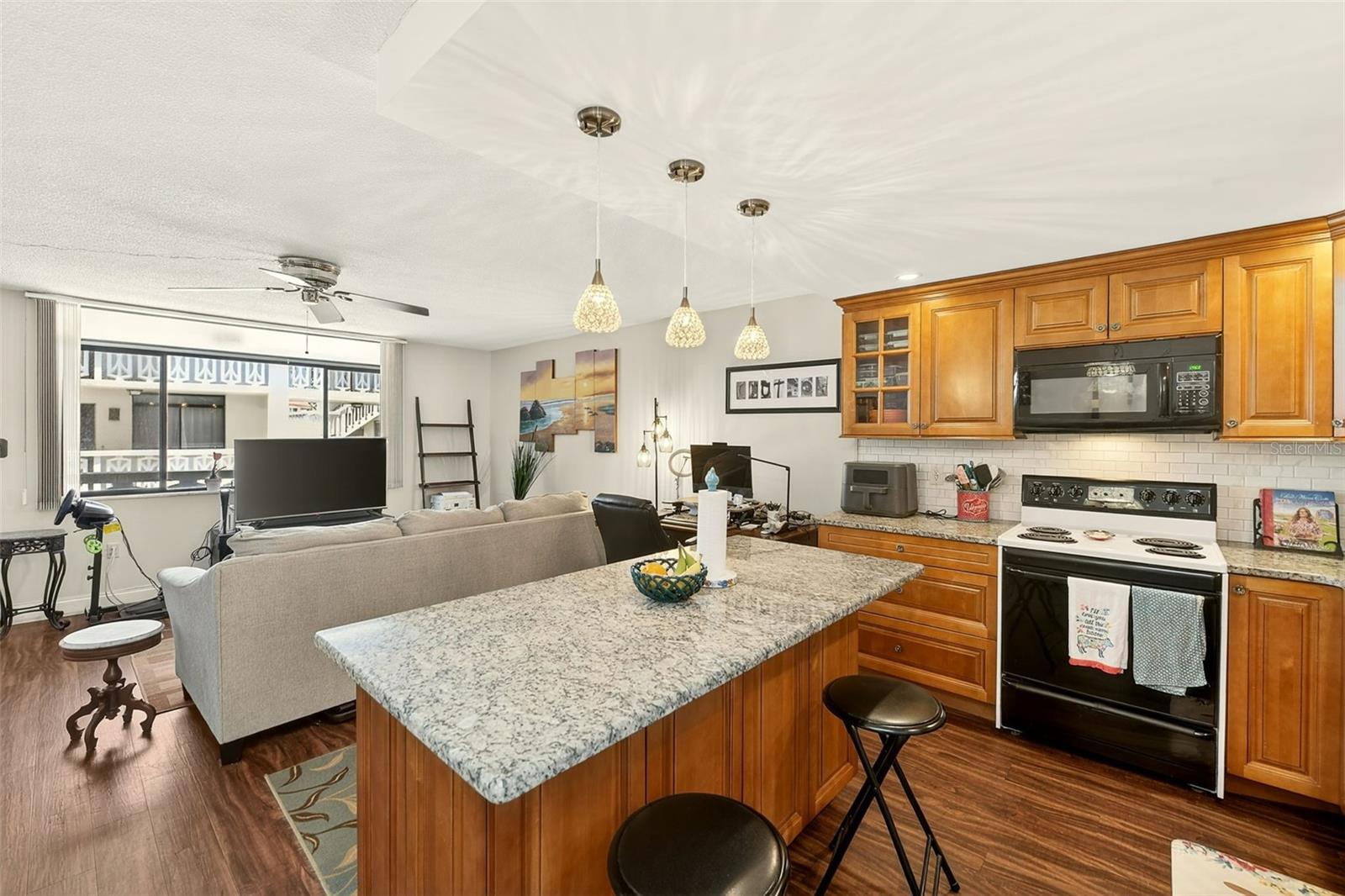 SEVILLE CONDO 8 - Residential