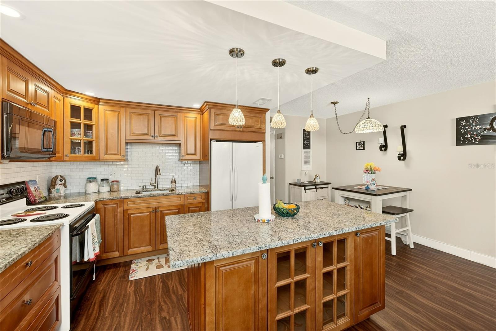 SEVILLE CONDO 8 - Residential