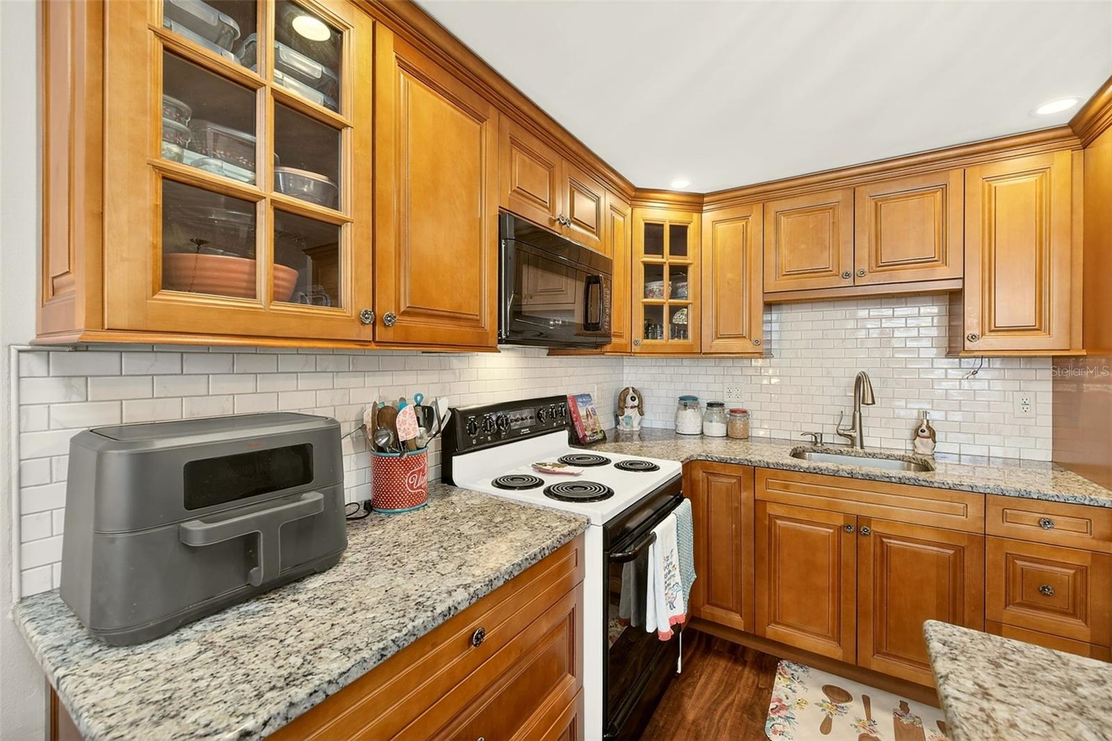 SEVILLE CONDO 8 - Residential