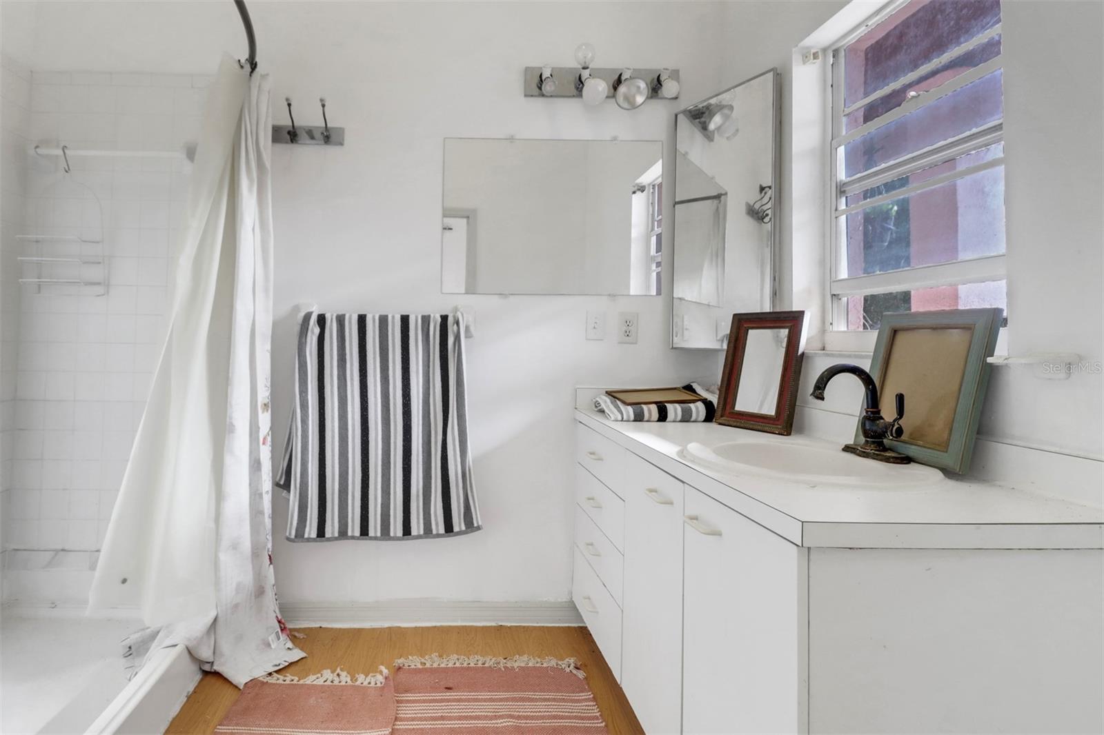 ACREAGE HEADER - Residential