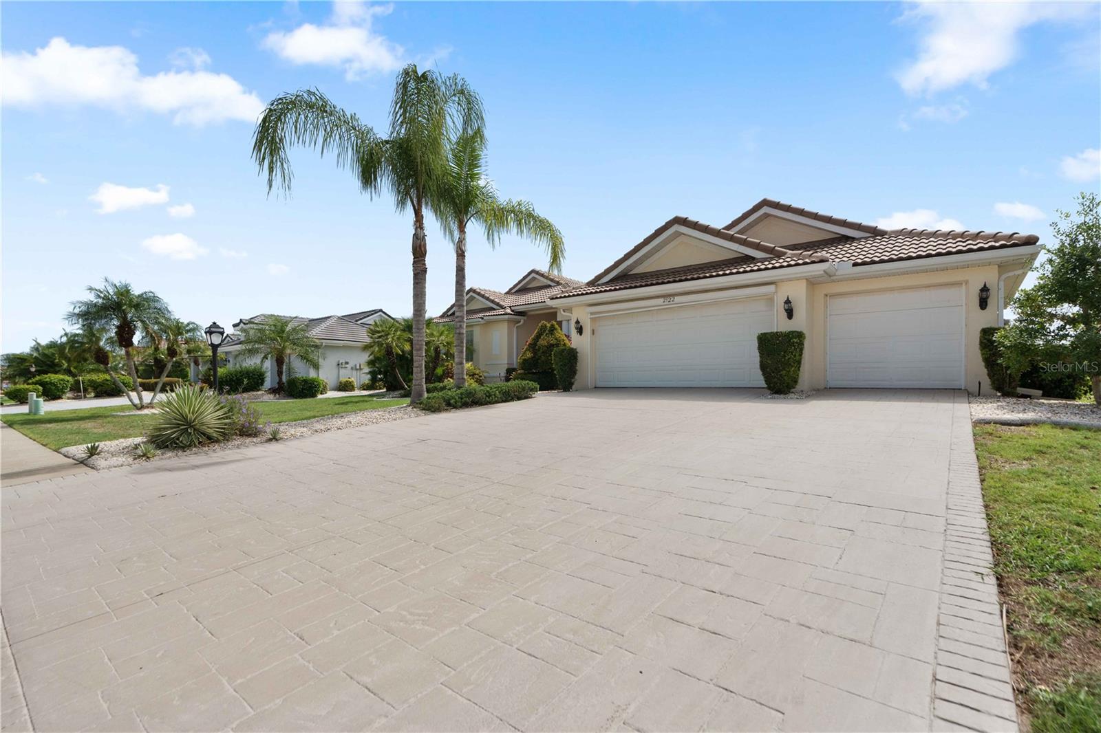 2122 PLATINUM DRIVE