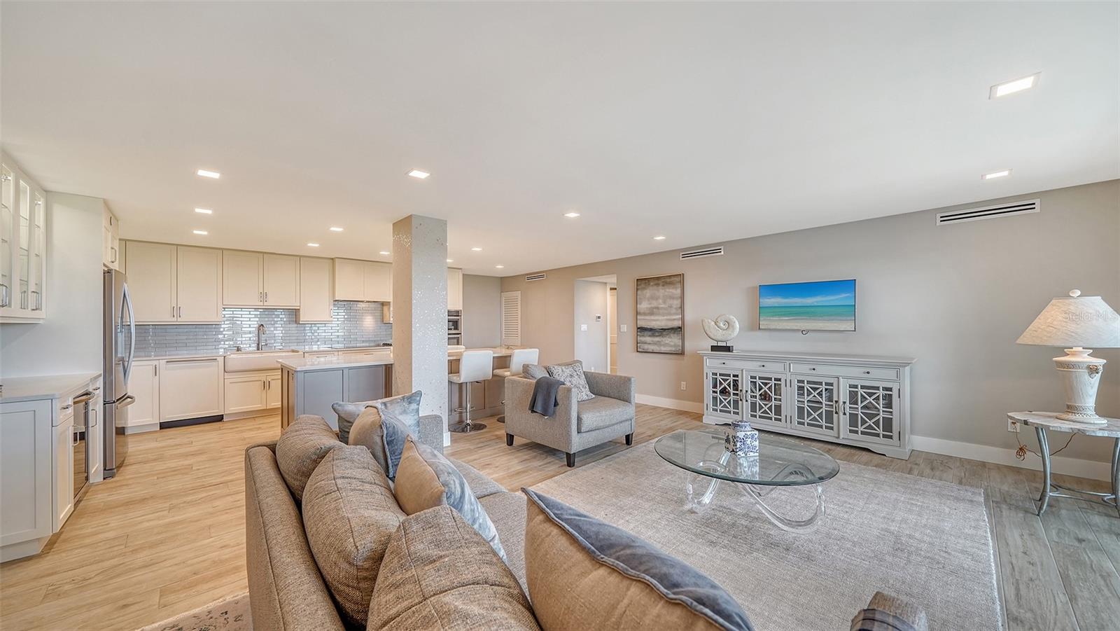 ISLANDER CLUB OF LONGBOAT - Residential