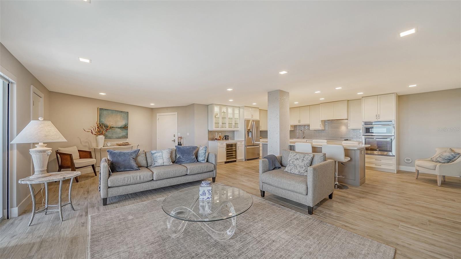 ISLANDER CLUB OF LONGBOAT - Residential