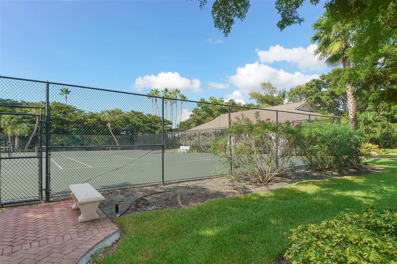 ISLANDER CLUB OF LONGBOAT - Residential