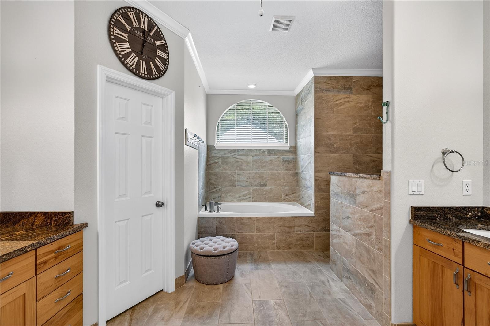 PALISADES PH 02E LT 208 - Residential