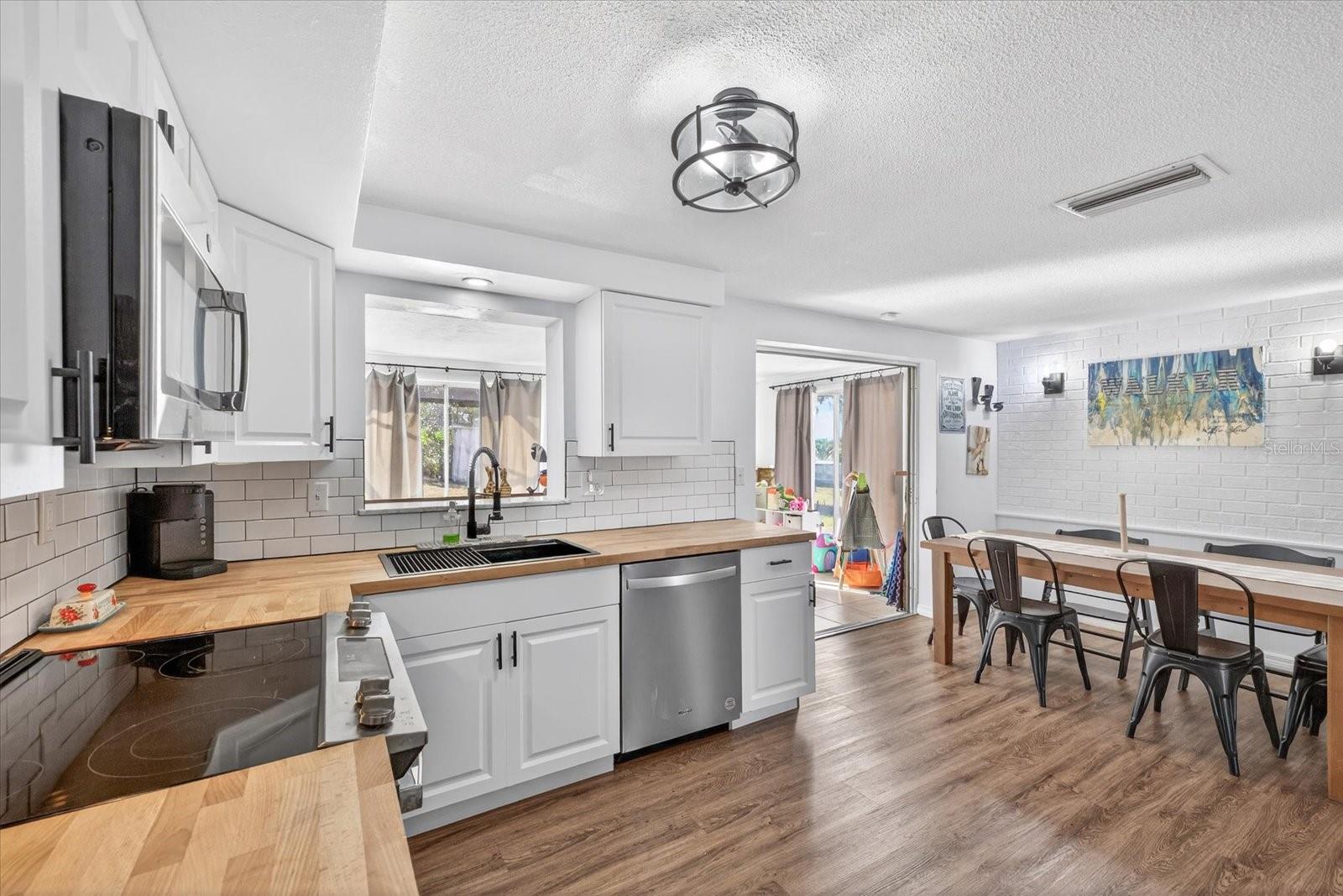 FOREST HILLS - Residential