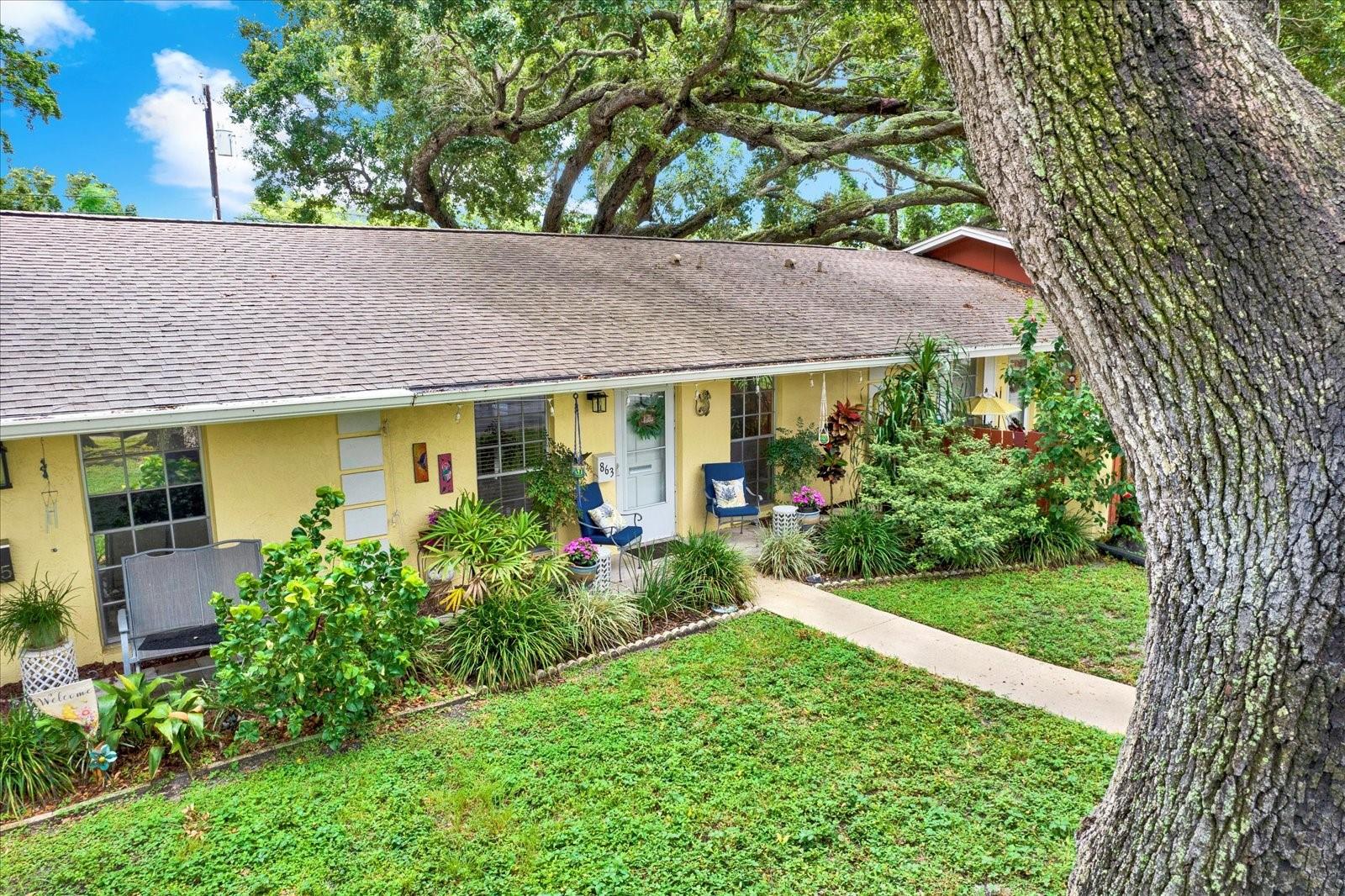863 DE SOTO COURT 863