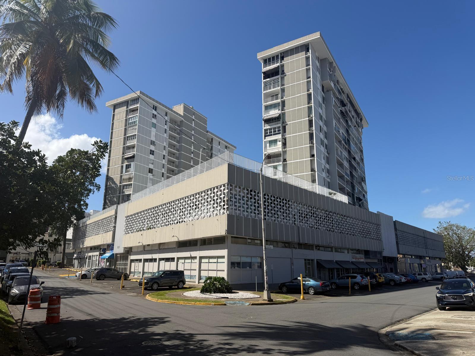 CONDOMINIO EL CENTRO II - Residential