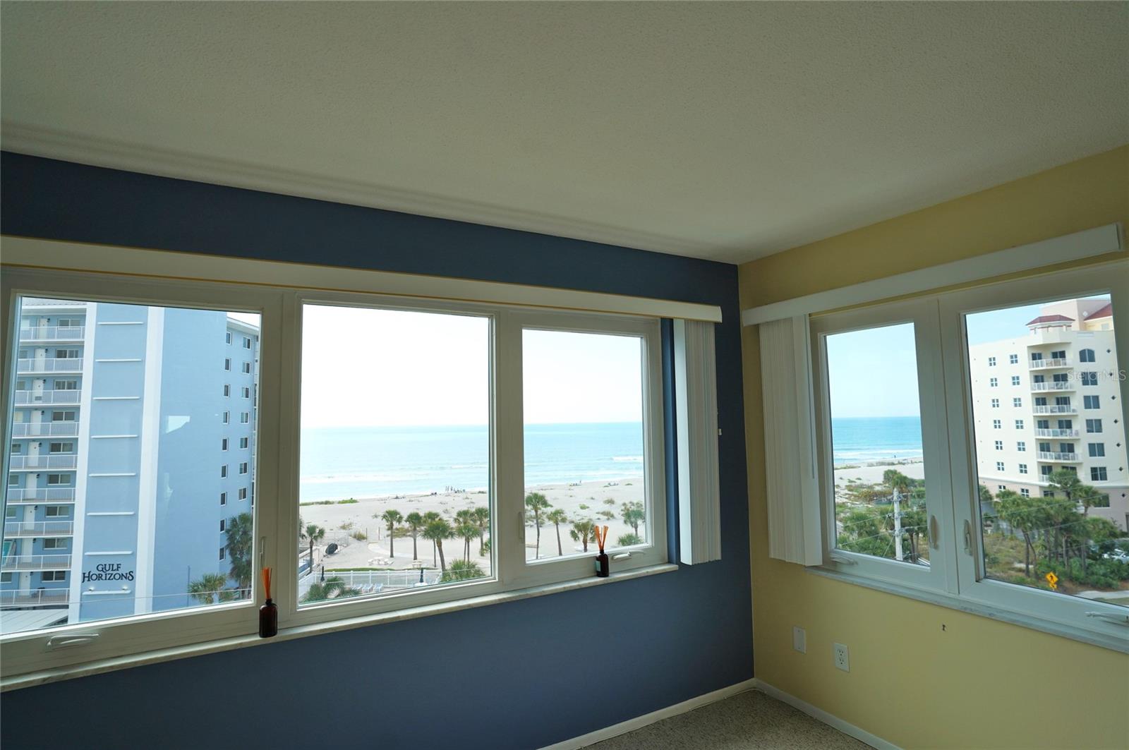 GULF TWIN TOWERS - Residential