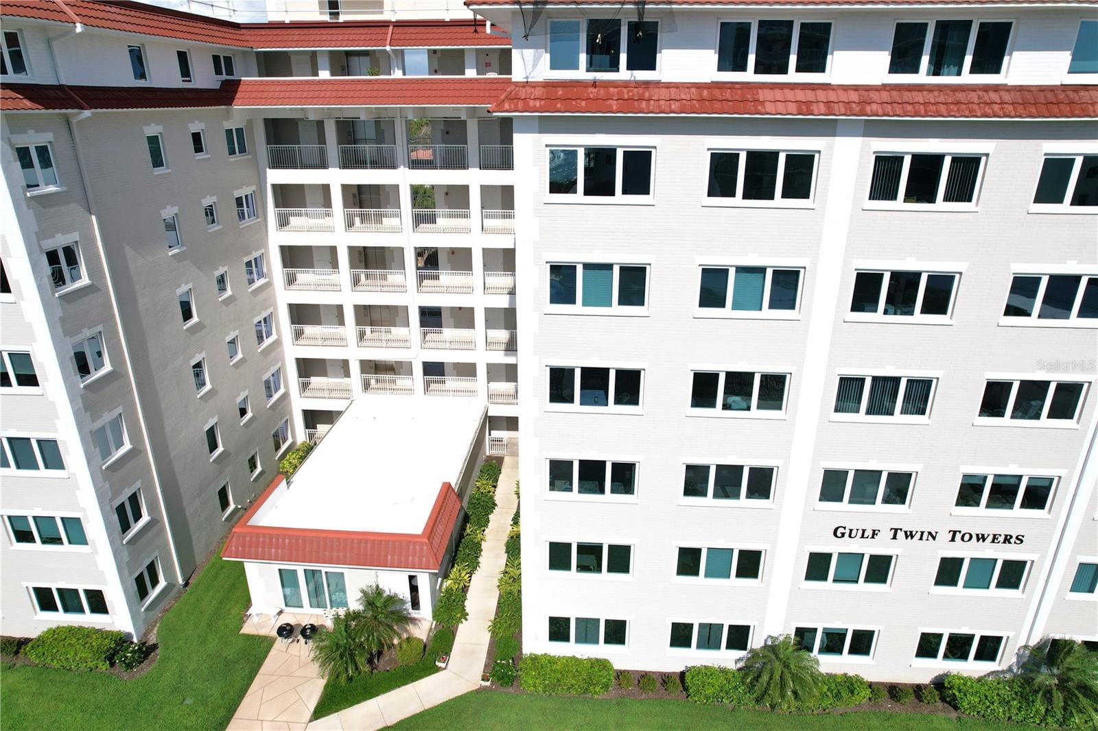 GULF TWIN TOWERS - Residential