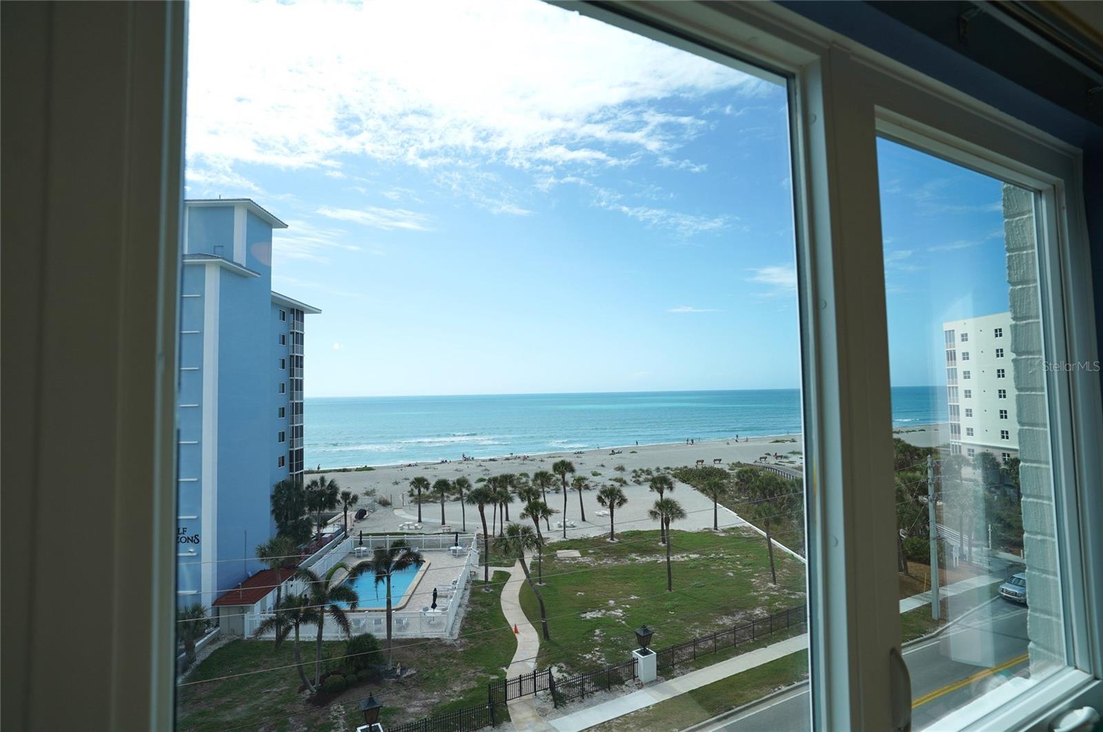 GULF TWIN TOWERS - Residential