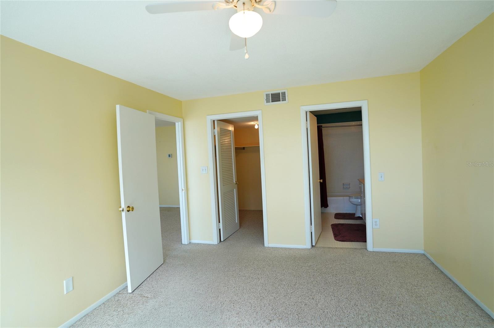 GULF TWIN TOWERS - Residential